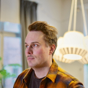 Alexander från Hamokken arbetar med visuell kommunikation